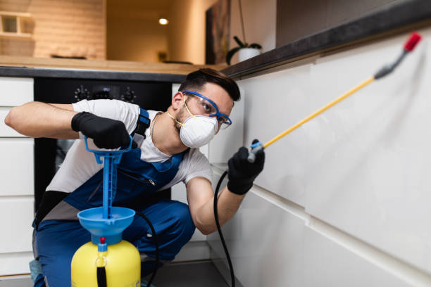 Best Best Pest Control Companies  in Colonial Pine Hills, SD